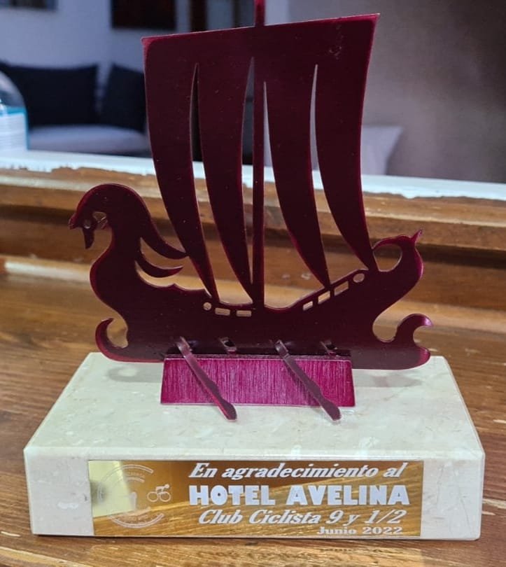 Escultura de agradecimiento al Hotel Avelina